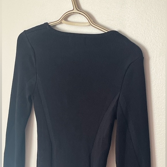 Women’s GUESS Long Sleeve Pierced V-Neck Irina Rib Sweater Pullover Sweater - Picture 10 of 14